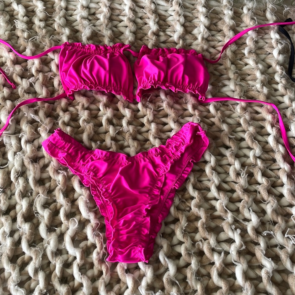 Frill trim bandeau bikini swimsuit